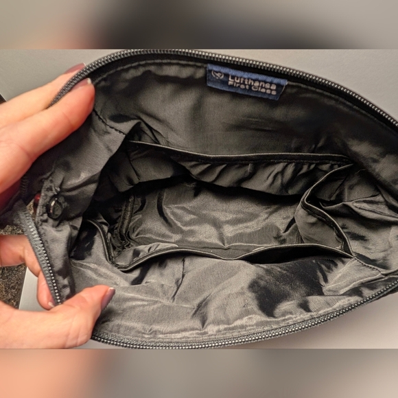 New Lufthansa First Class Amenity Kit W/ PJs & Augustinus Bader Products - Picture 7 of 9